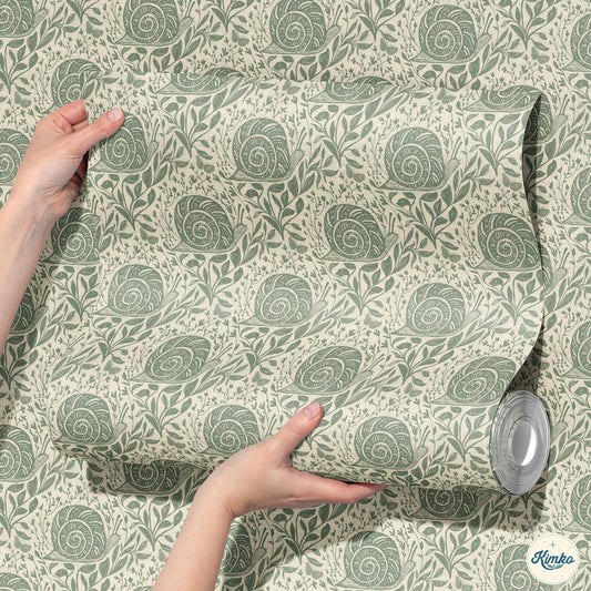 Sylvie the Snail Wallpaper in Pixie Moss
